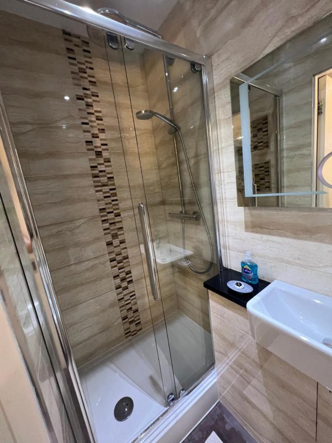 Luxury Double Room W/ Private Bathroom Edinburgh Bagian luar foto