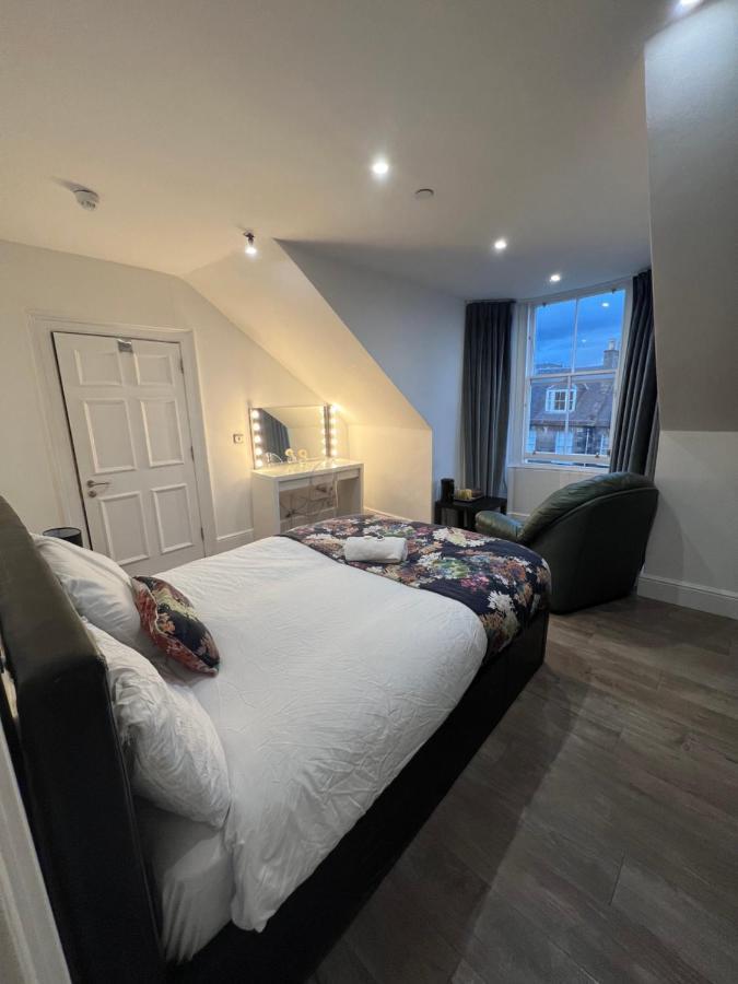 Luxury Double Room W/ Private Bathroom Edinburgh Bagian luar foto